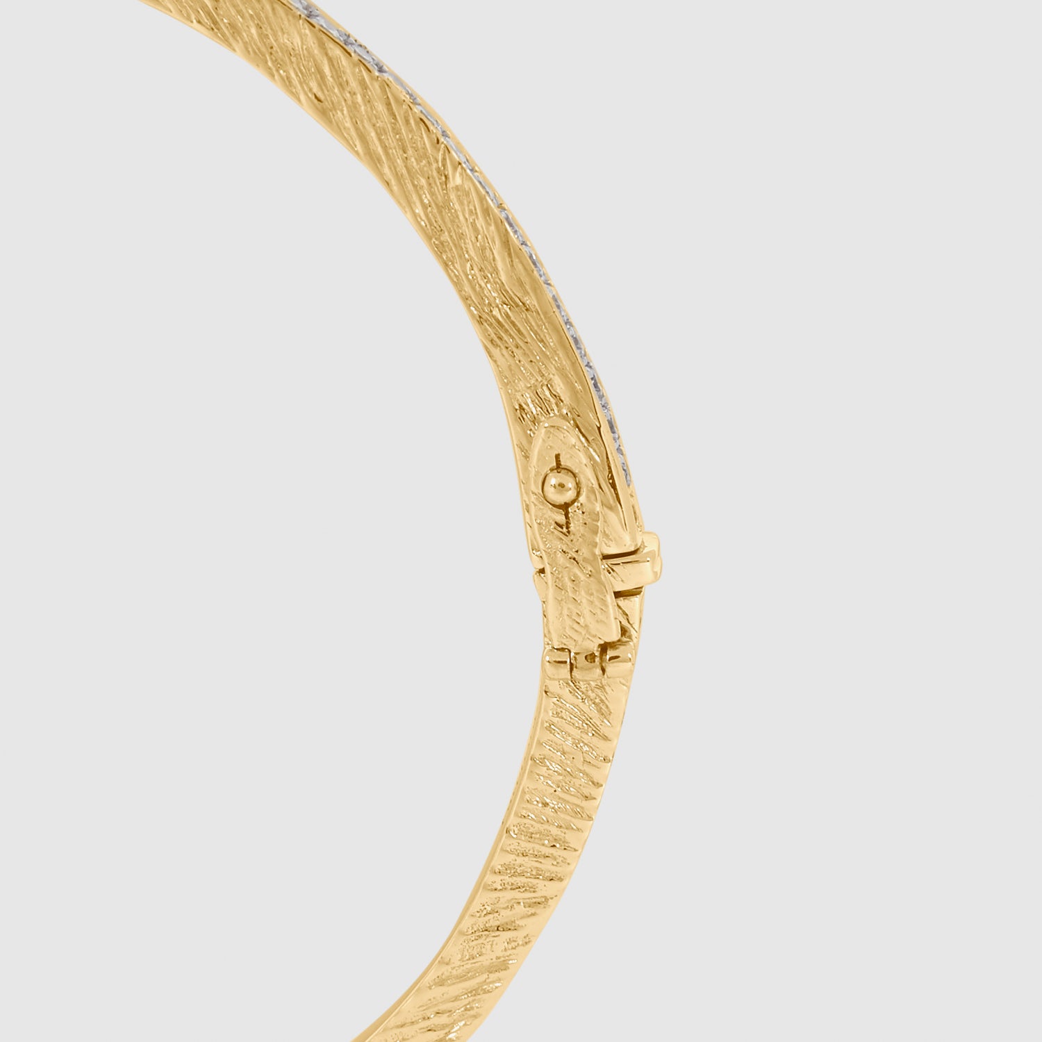 Round I Bangle Patcharavipa